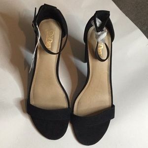 4IN BLACK HEELS Sz 12